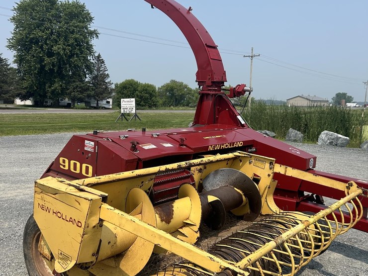 new-holland-900-image-3