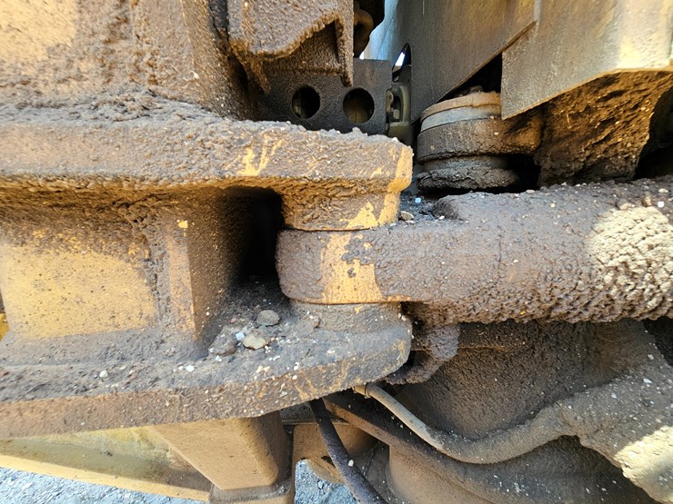 2002-caterpillar-12h-image-117