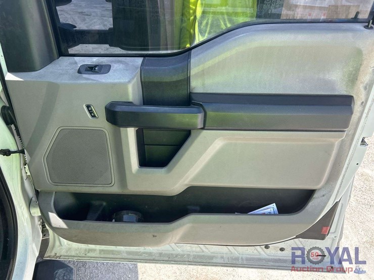 2017-ford-f550-image-37