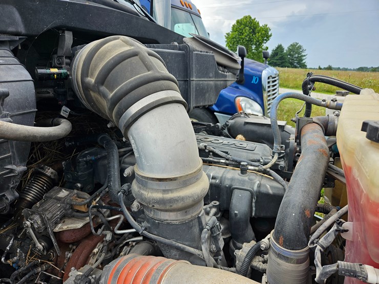 2016-peterbilt-579-image-32