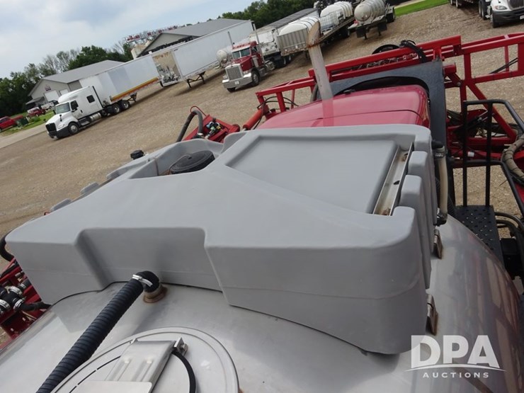 2011-case-ih-patriot-4420-image-88