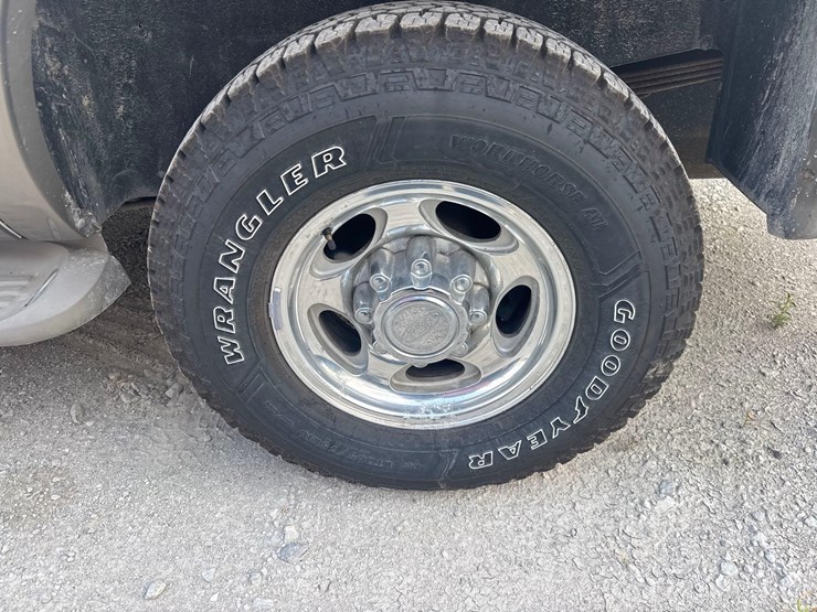 2000-ford-excursion-image-9