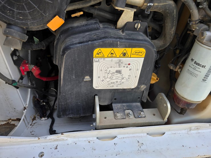 2023-bobcat-t76-image-59