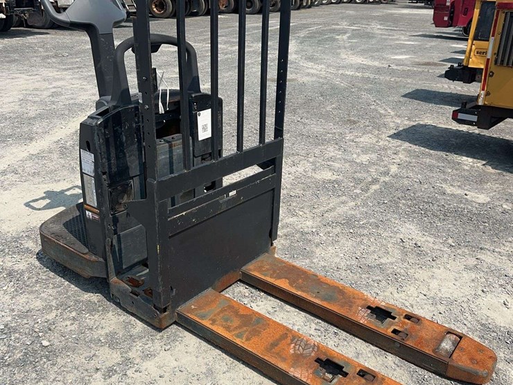 caterpillar-wr6000-image-2