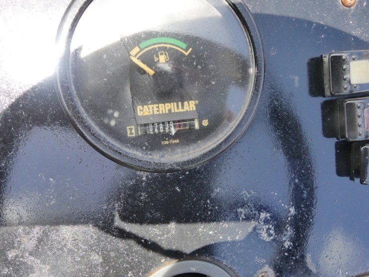 caterpillar-cb34-image-12