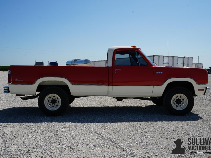 1973-dodge-d200-4x4-pickup-image-4