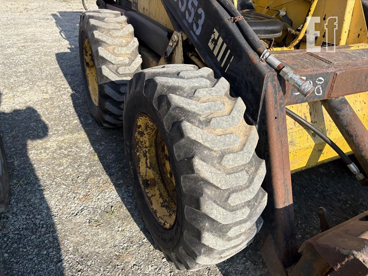 new-holland-l553-image-6