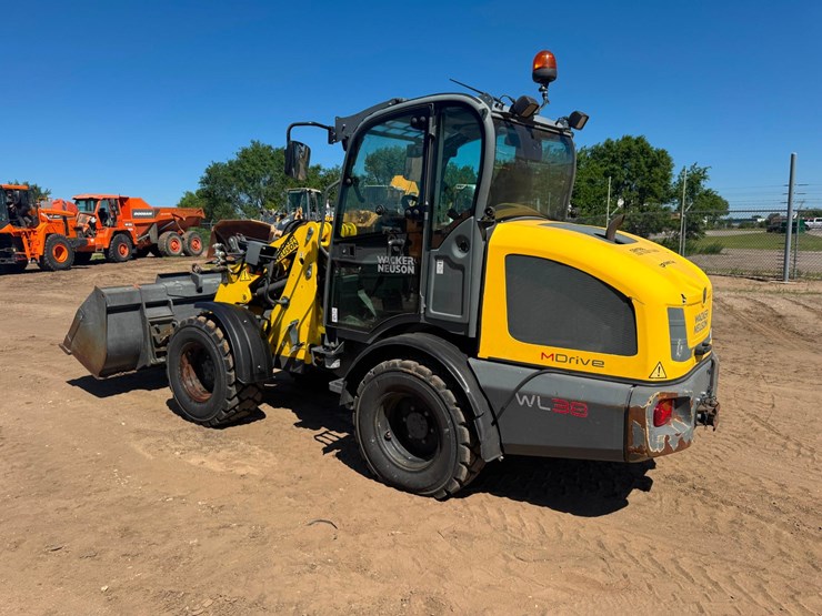 2018-wacker-neuson-wl38-image-3