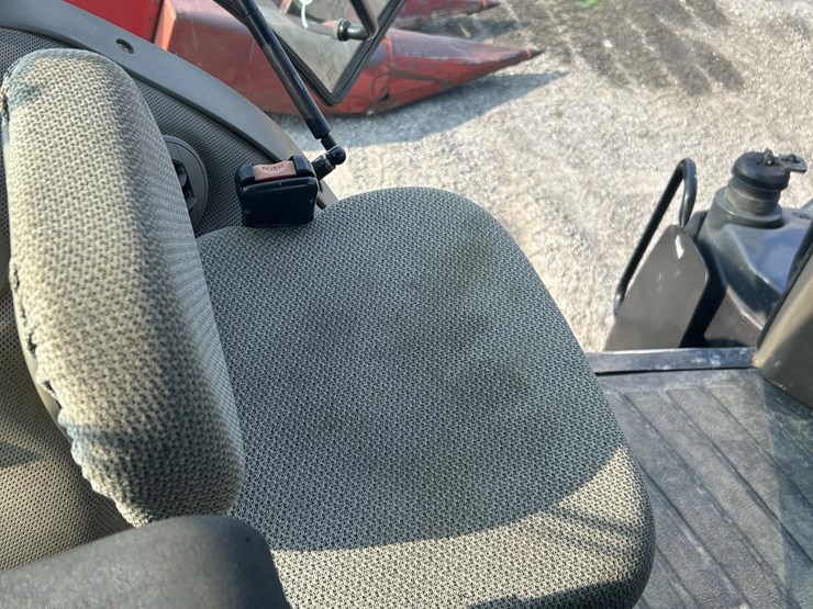 2015-case-ih-magnum-240-cvt-image-18
