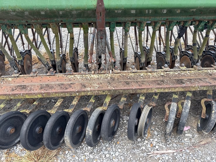 john-deere-8300-image-6