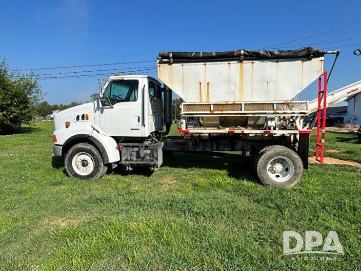 2000-sterling-dry-tender-truck-(gp11245,-unit-123831)-image-17