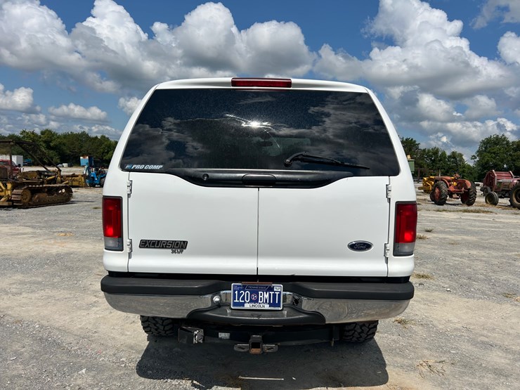 2000-ford-excursion-image-8