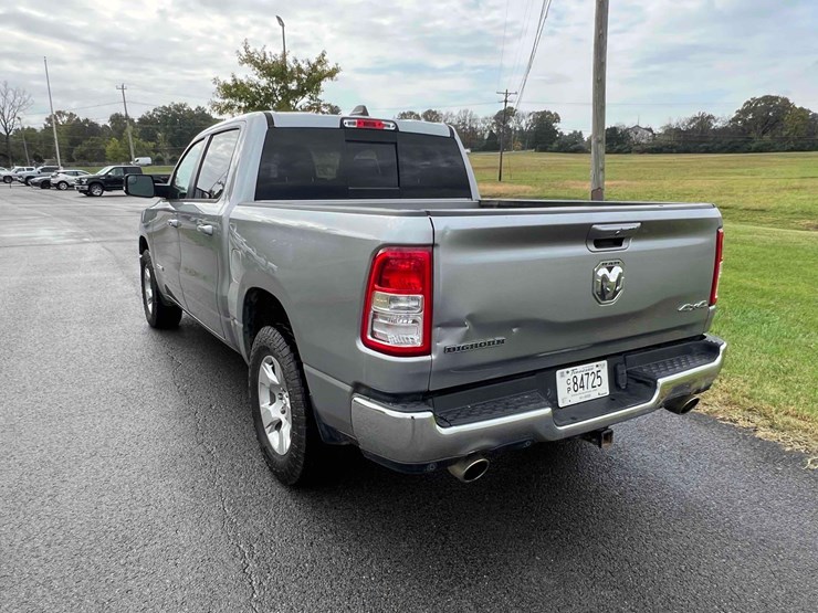2021-ram-1500-big-horn-image-8