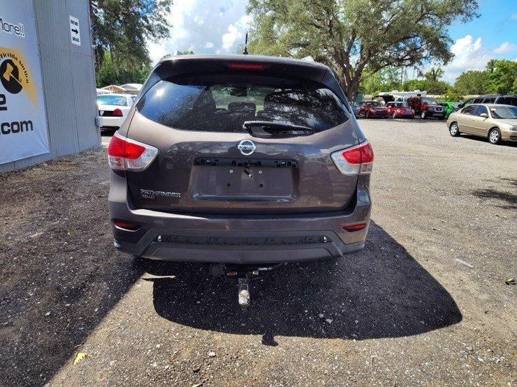 2015-nissan-pathfinder-image-4
