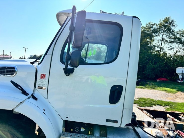 2011-freightliner-truck-(gp11247,-unit-115385)-image-24
