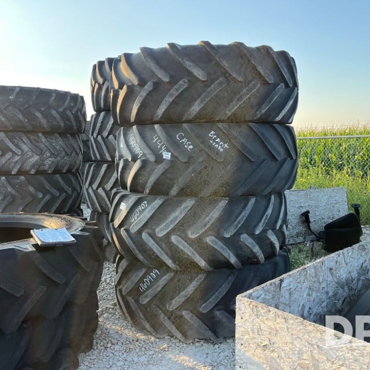 (4) Michelin Flotation Tires/Rims (JN2636, Unit 460909)