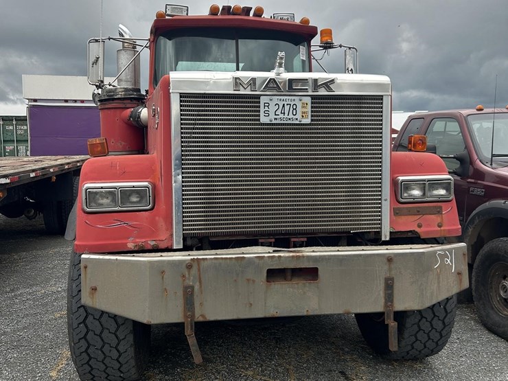 1991-mack-superliner-rw753-image-2