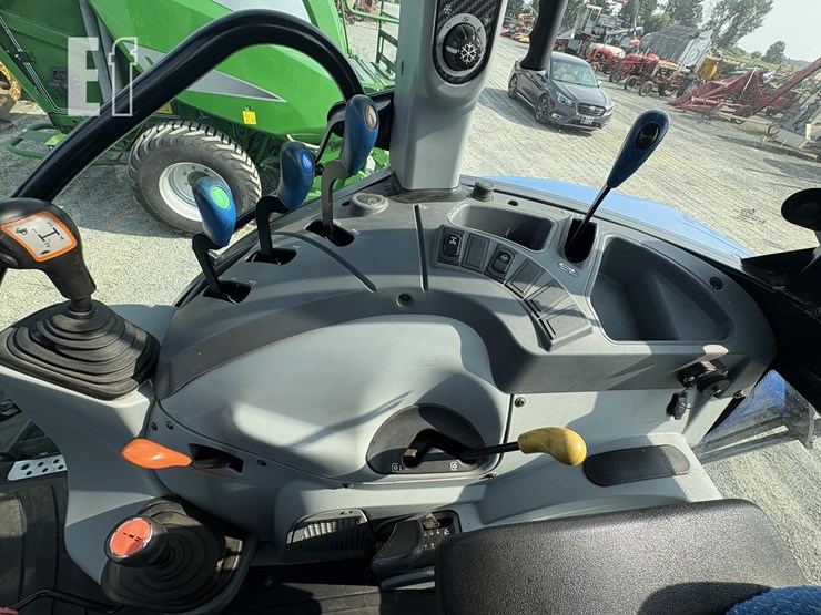 2016-new-holland-ts6.120-image-13