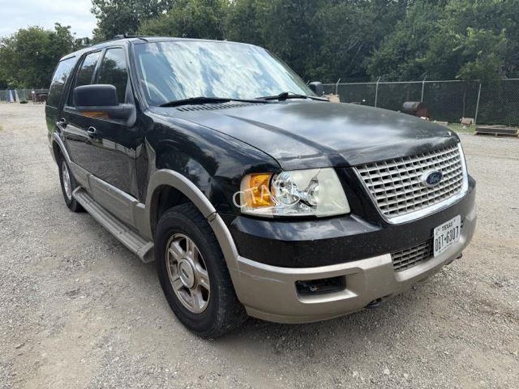 2004-ford-expedition-image-3