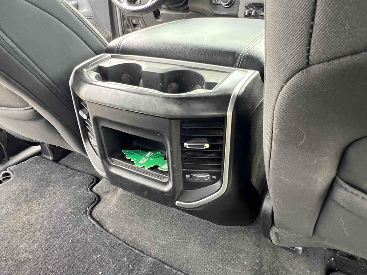 2021-ram-1500-big-horn-image-35