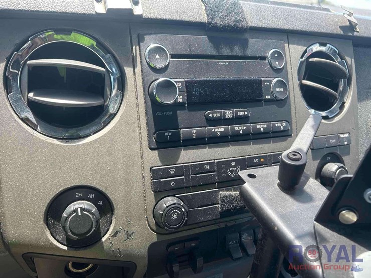 2013-ford-f550-image-16