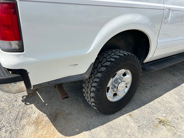 2000-ford-excursion-image-6