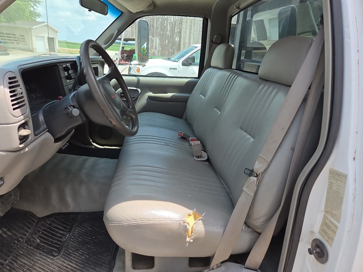2000-gmc-3500hd-image-36