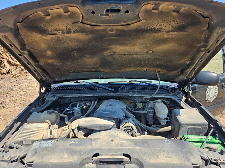 2004-chevrolet-silverado-image-23