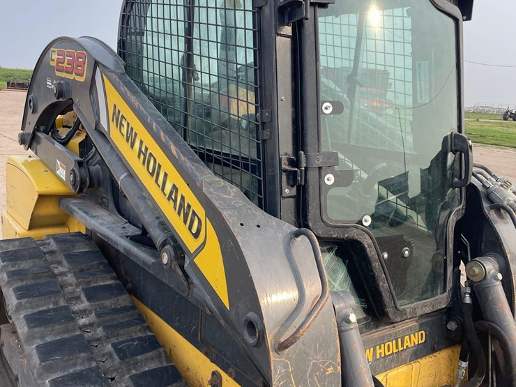new-holland-c238-image-22