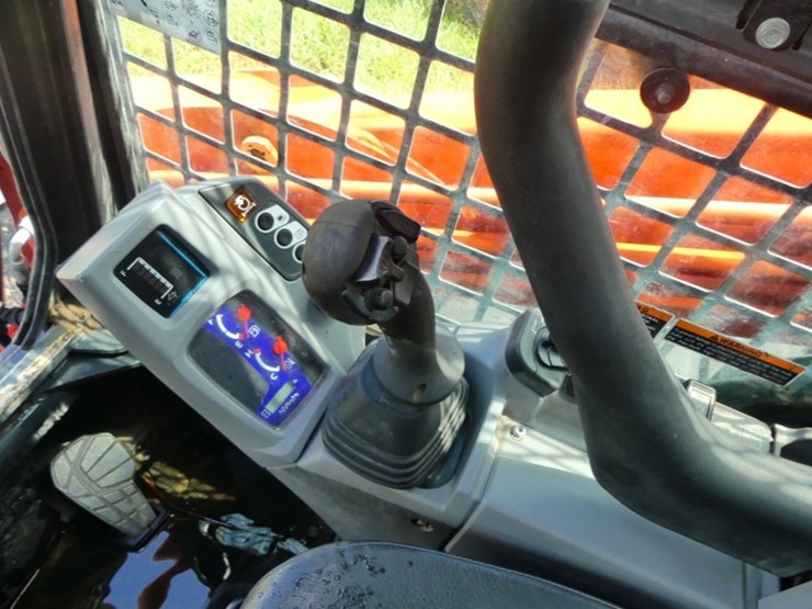 kubota-svl97-2-image-11