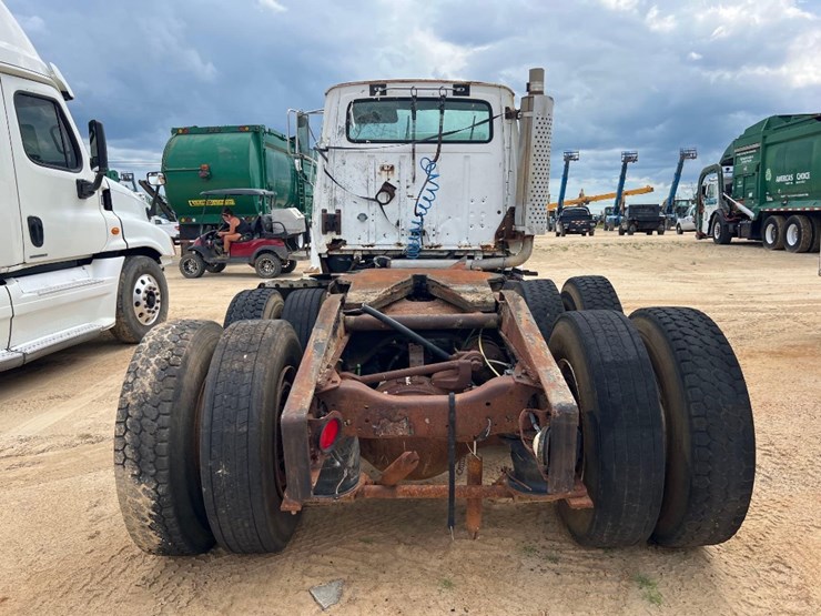 1995-ford-l8000-image-3