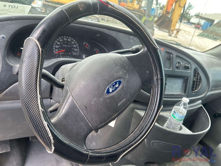 2003-ford-e350-image-10