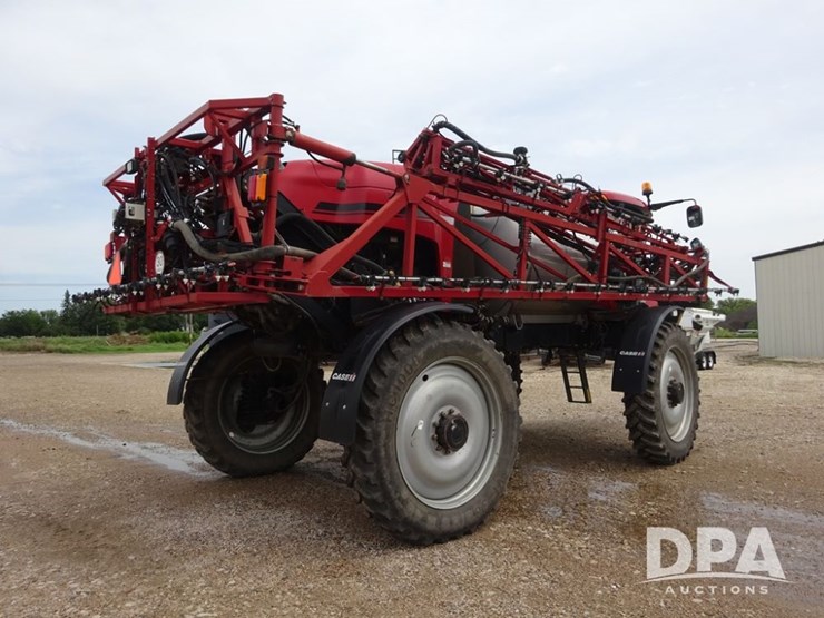 2015-case-ih-patriot-4440-image-23