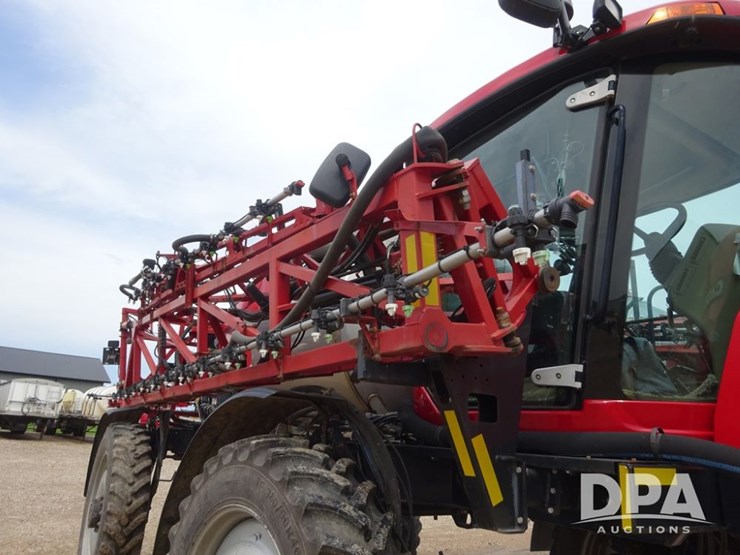 2015-case-ih-patriot-4440-image-58