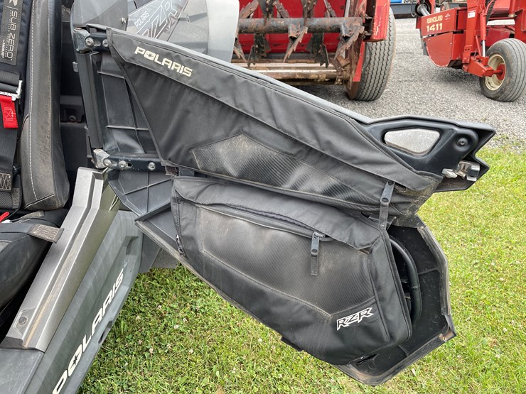 2017-polaris-rzr-xp-turbo-eps-image-39