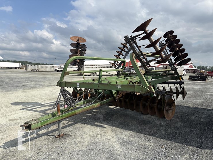 john-deere-230-image-12