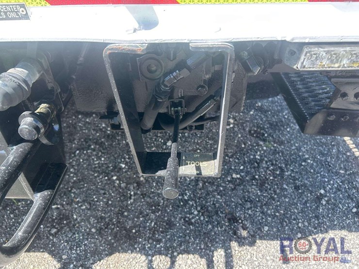 2013-ford-f550-image-29