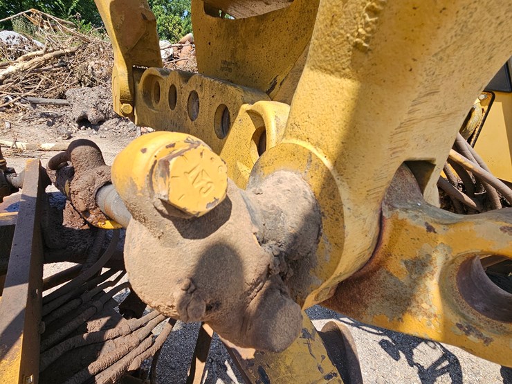 2002-caterpillar-12h-image-73
