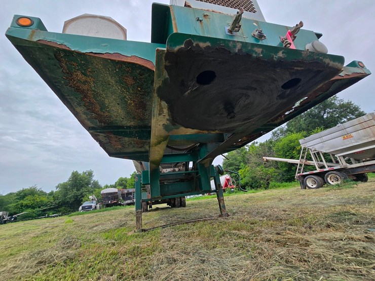 2014-doyle-dry-fertilizer-tender-trailer---kubota-diesel,-3-stainless-compartments,-side-discharge-image-55