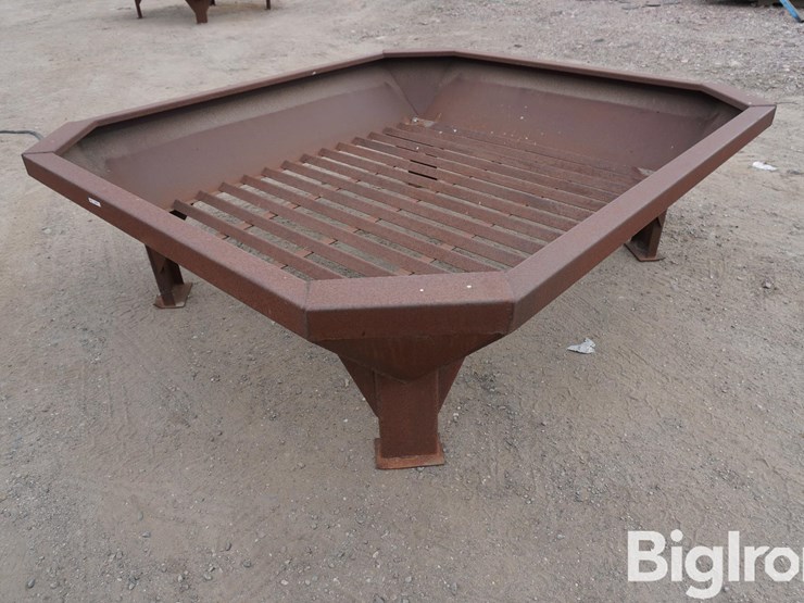 7'x8'x28"-tall-hay-feeder-image-5