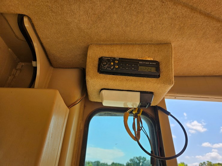 2002-caterpillar-12h-image-63