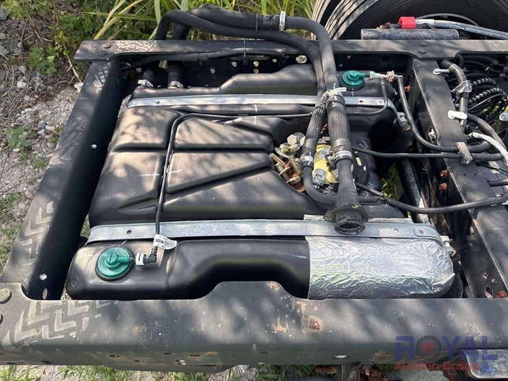 2022-ford-f550-image-19