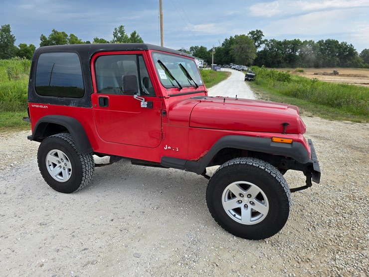 1994-jeep-wrangler-image-30