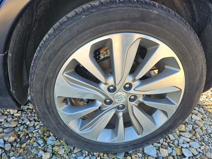 2017-buick-encore-image-43