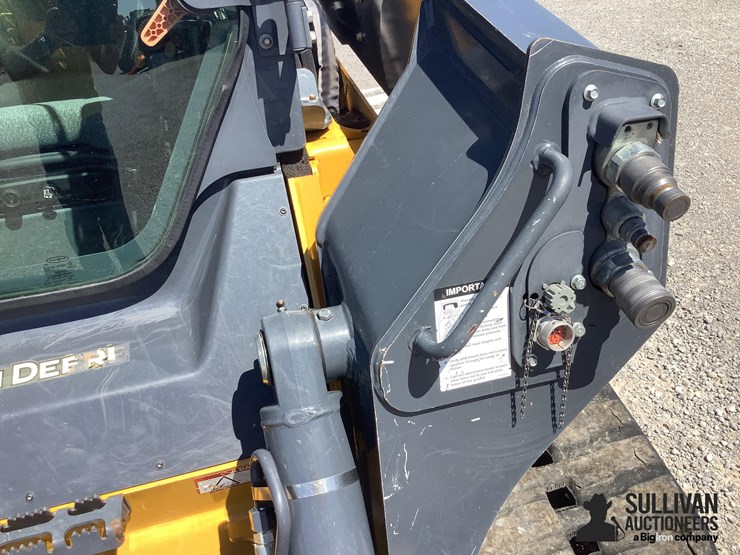 2021-deere-333g-image-18