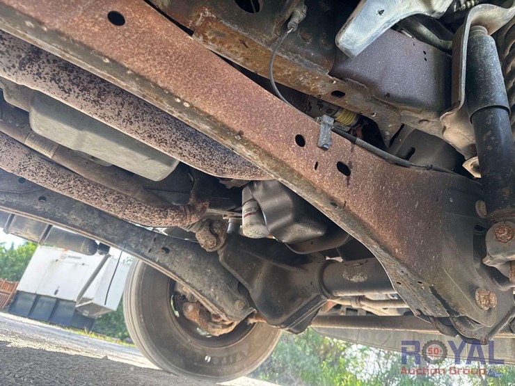 2009-ford-f550-image-26