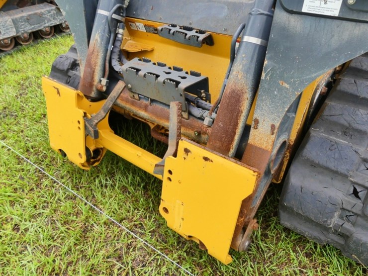 deere-331g-image-10