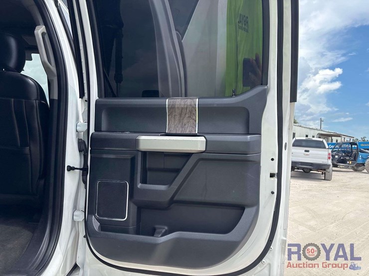 2018-ford-f350-image-18