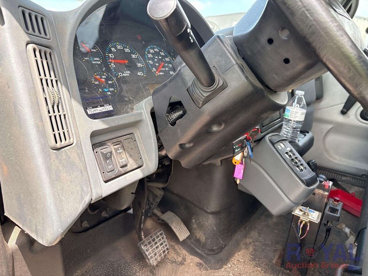 2005-international-durastar-4300-image-11