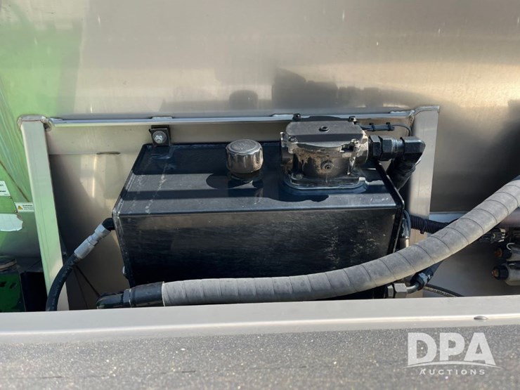 2019-john-deere-f4365-image-59